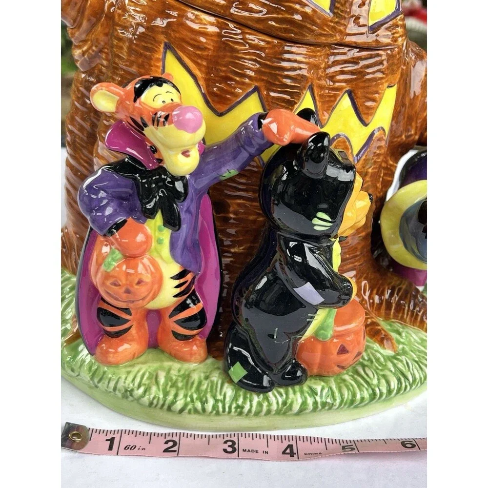 Winnie the Pooh & Friends Halloween Cookie Jar 1999 Vintage Disney, Original Box
